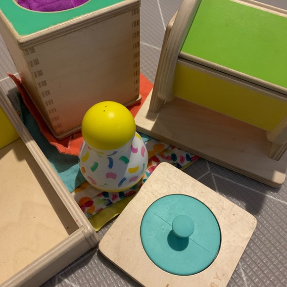 Lovevery 5-6 month set with two items from 7-8 month set - Picture 2 of 4